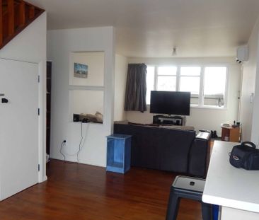 3 bedrooms, Petone - Photo 2
