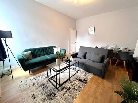 Salisbury Street - Photo 2