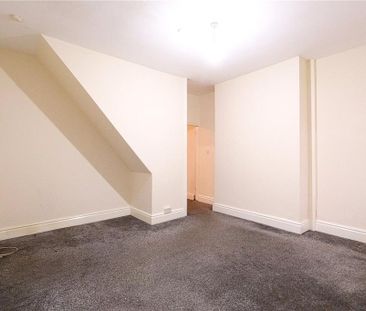 2 bedroom end of terrace house to rent - Photo 5