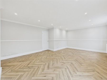 4 bedroom end of terrace house to rent - Photo 4