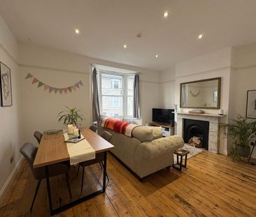 2 bedroom flat to rent - Photo 2