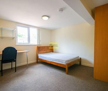 8 bedroom terraced house to rent - Photo 4