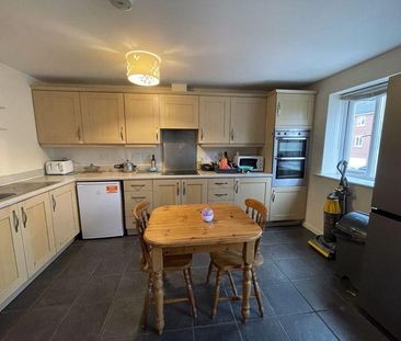 1 bedroom in a house share to rent - Photo 5