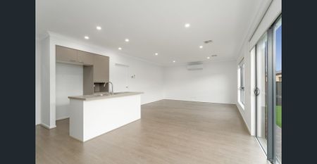 4 bedroom Family Home! - Photo 4