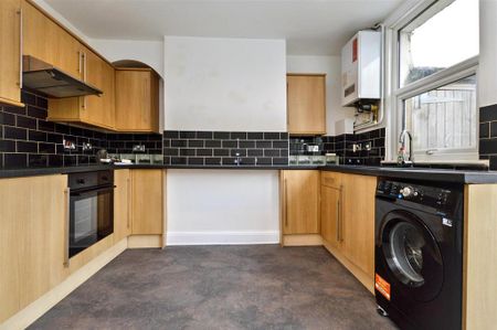 2 bedroom terraced house to rent - Photo 3