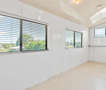 Charming Renovated Family Home - Photo 1