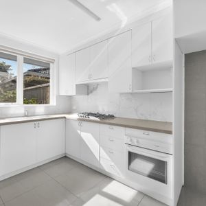 Modern 2 Bedroom Unit - Quiet Area - Photo 2