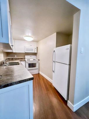 Alberta, 2020 Urquhart Road NW, T2N 4C5, Calgary - Photo 1