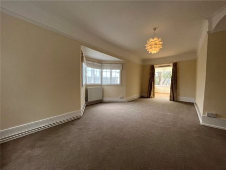 3 Bedroom House - West Hill Park, Fareham - Photo 4