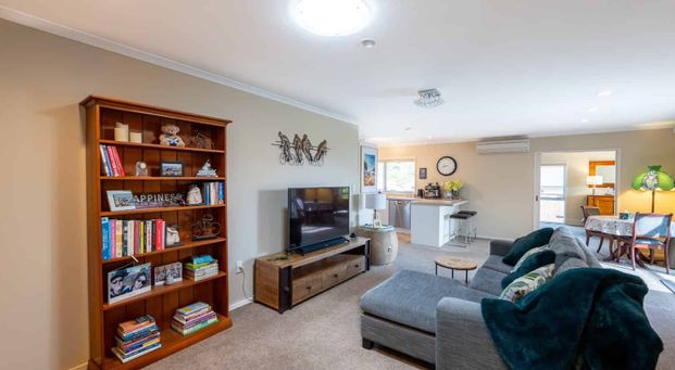 Executive Family Living - Photo 1