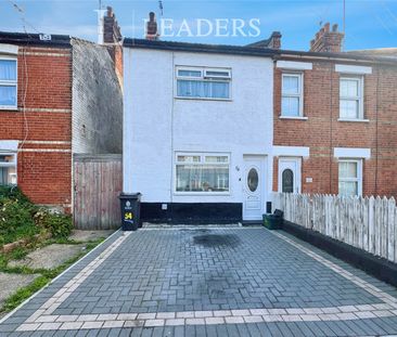 2 bedroom house to rent Warwick Road, Clacton-on-Sea, CO15 - Photo 1