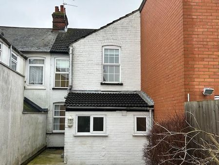 2 bedroom terraced house to rent - Photo 3