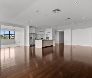 Premium Apartment with Stunning Water Views - Photo 1