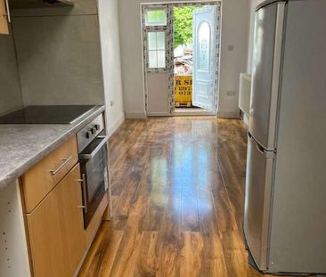 Lady Margret Road, Southall, UB1 - Photo 4