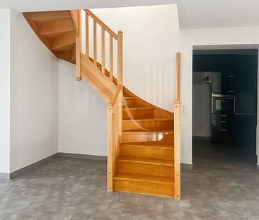 Location Maison 5 pièces 130m² - Photo 1