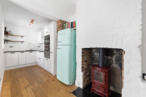 3 bedroom semi-detached house to rent - Photo 1
