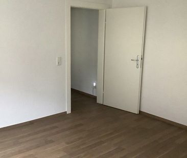 Renovierte 3 Zimmer im Erdgeschoss mit Einbauküche und Balkon - Photo 3