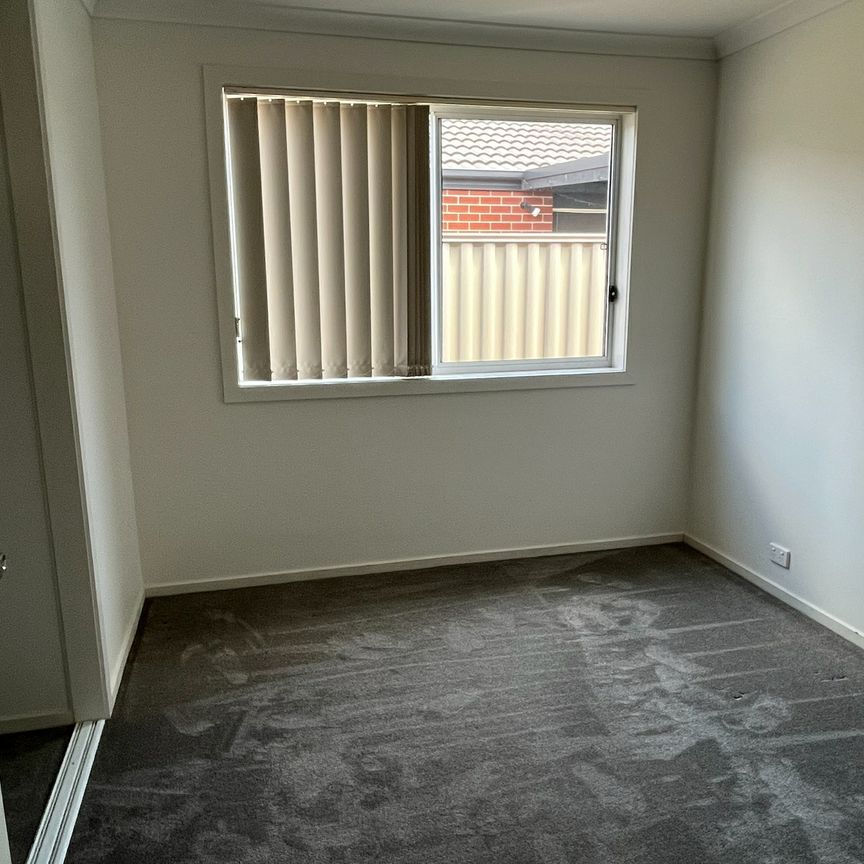 MODERN ELEGANCE MEETS CONVENIENCE - Photo 1