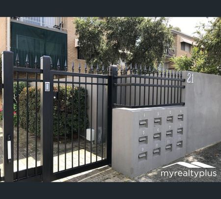 3/21 Dangan Street, Perth, WA 6000 - Photo 2