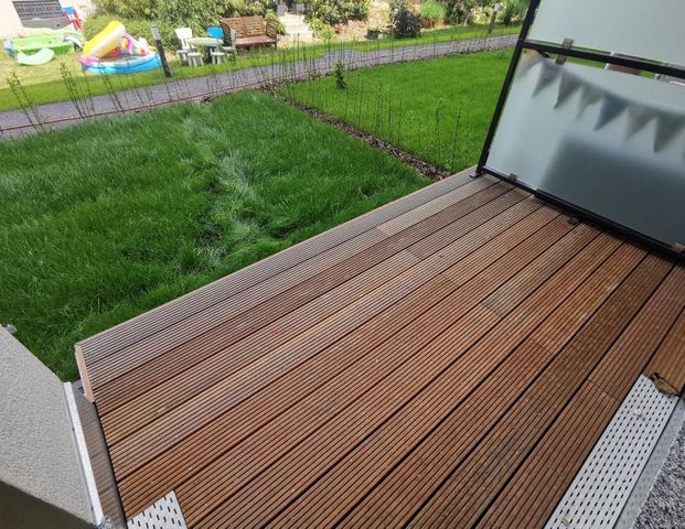 Exklusiver Neubau in Altlindenau! 3-Zimmerwohnung mit 2 Terrassen und Garten! - Photo 1