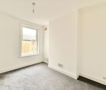 2 bed Flat Wesley Road, Essex, SS1 - Photo 2