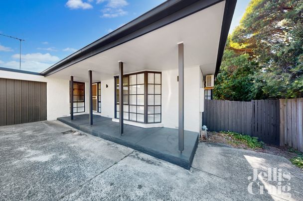 2/76 Springvale Road, Nunawading - Photo 1