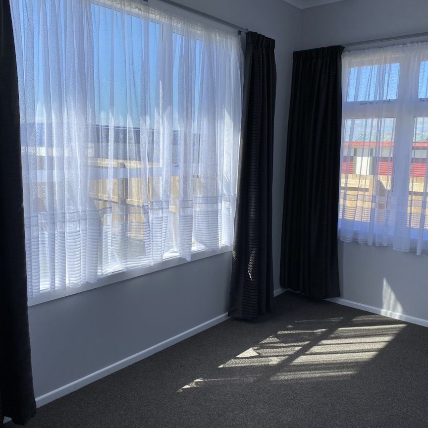 462a Broadway, Stratford - Photo 1