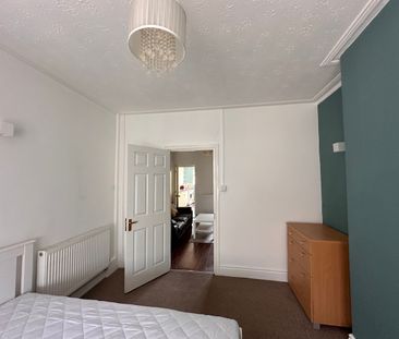 4 bedroom house - Photo 6