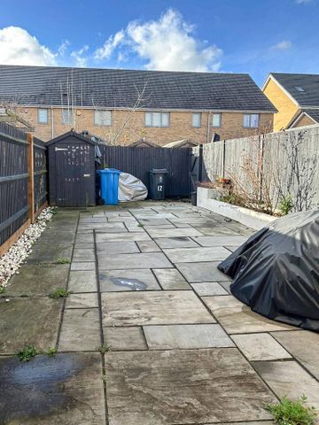 2 bedroom terraced house to rent - Photo 2