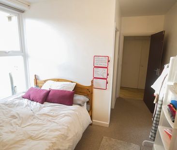 4 Bedroom Flat To Rent in Charminster - £2,000 pcm Tenancy Info - Photo 1