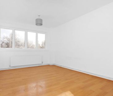 Guide Price £2,000 pcm - Available Now - Unfurnished - Photo 6