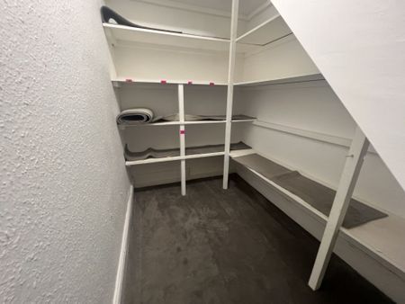 3 Bedroom Maisonette - Photo 3