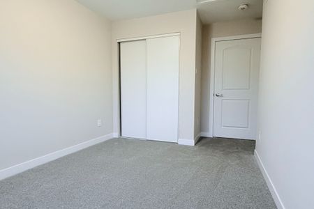 For Lease - 381 Les Emmerson Drive, Barrhaven, Ontario - Photo 5