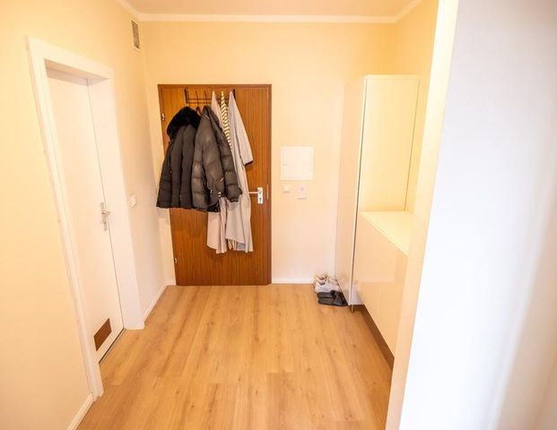 Helle 2-Zimmer-Wohnung mit Balkon - Hochheim am Main - Foto 1