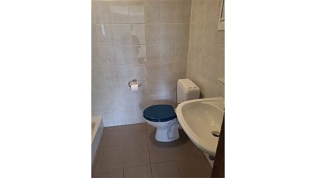 Een opgeschilderd appartement op de tweede verdieping - Photo 5