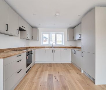 3 bedroom detached house to rent - Photo 6