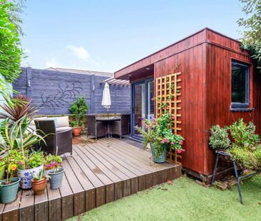 4 bedroom end of terrace house to rent - Photo 4