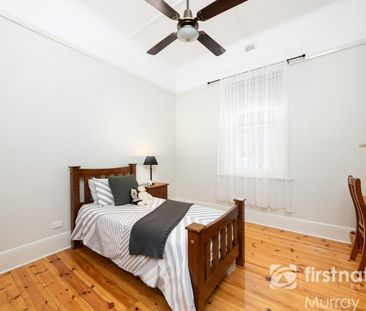 Stunning Four Bedroom Home with Guest Cottage - Photo 4