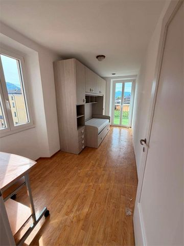 Appartamento con terrazzo - Photo 4