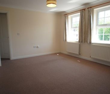 2 bedroom maisonette to rent - Photo 2