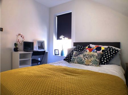 4 bed Apartment for Rent - Photo 5