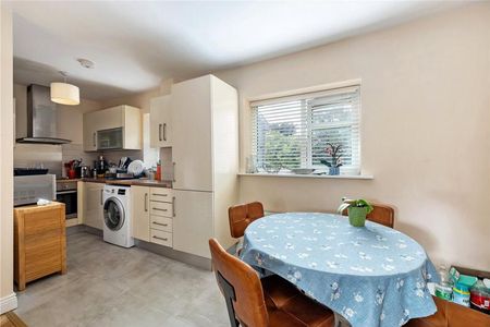 16 Errigal House Eglinton Court Dublin 4 - Photo 5