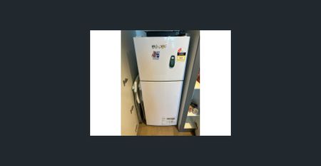 Convenient City Lifestyle 1 Bedroom Apartment in Victoria One !!! - Photo 5