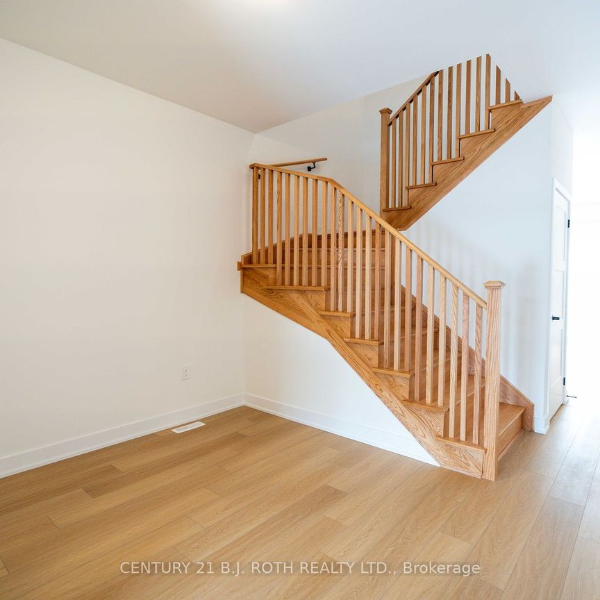 Townhouse For Lease | S8115906 - Photo 1