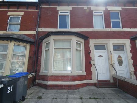 Chesterfield Road Flat 4 - Photo 5