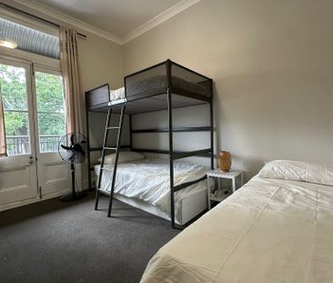Redfern - Photo 3