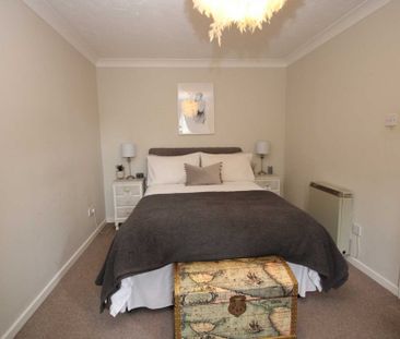 2 bed Flat for rent - Photo 2