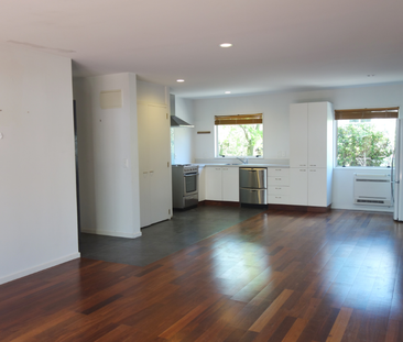 2-Bedroom Apartment in Merivale - Photo 3