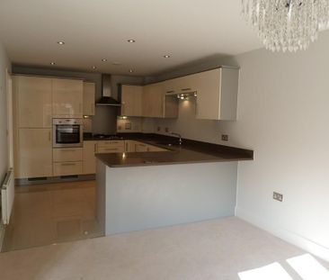 2 bedroom apartment to rent - Photo 4