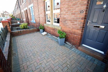 3 bedroom terraced house to rent - Photo 2